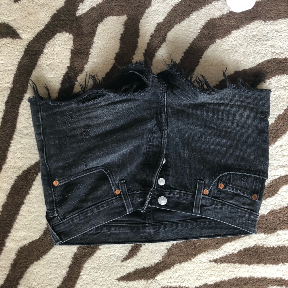 Levi’s black faded cutoff shorts 27